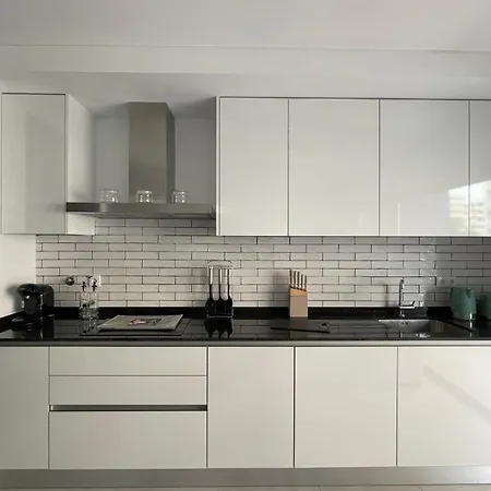 Brand New 2 Bdr With Pool By Lovelystay Portimão